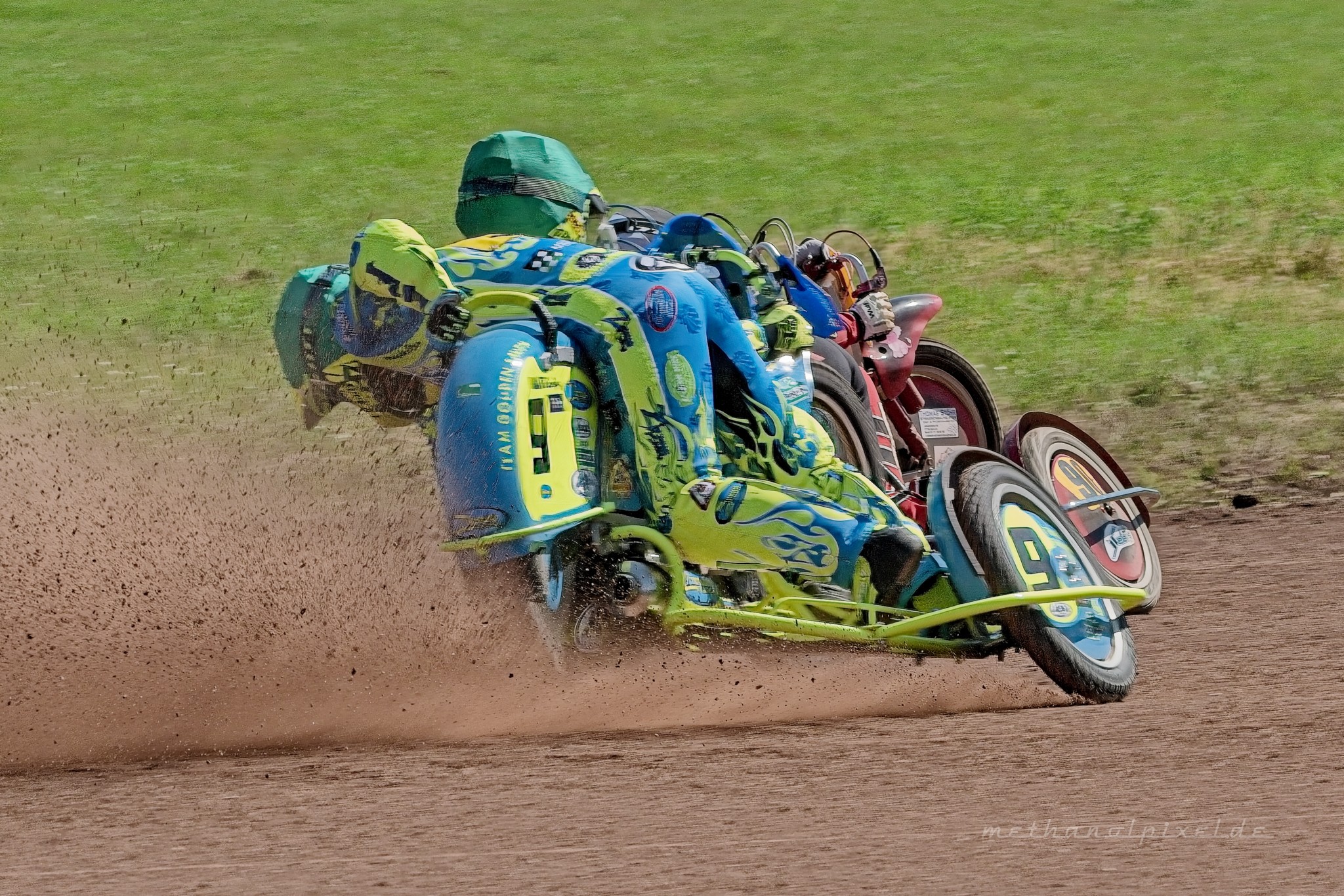 ILCE 7M4   A7400765 2048